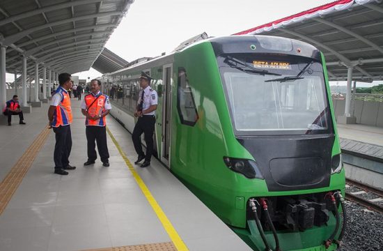 Bandara Adi Soemarmo dan Stasiun Balapan Hentikan Seluruh Perjalanan