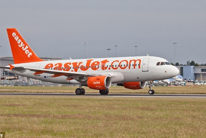 Penumpang Pesawat EasyJet Mengancam Anggota Kru