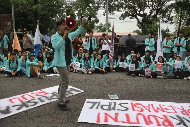 Berita Terkini Solo: Demo Mahasiswa Tolak RUU TNI