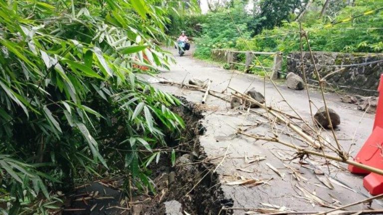 Jembatan Kepil di Boyolali Ambrol, Dampaknya Bikin Warga Kehilangan Banyak Waktu