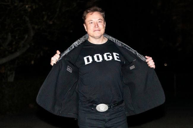 Elon Musk Resmi Lepas Jabatan di Pemerintahan Trump, Fokus Urus Tesla