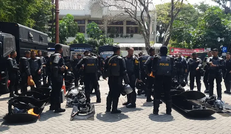 Demo Peringatan Darurat, Kepolisian Solo Siagakan Ratusan Aparat