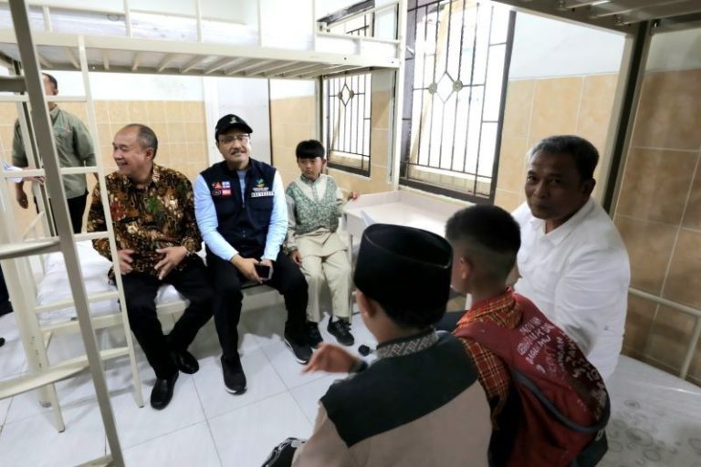 Menteri Sosial Kunjungi Sekolah Rakyat Solo, Tinjau Langsung Program Pendidikan Inklusif