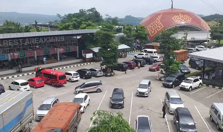 Ngaso di Jalan Tol? Ini Bedanya Rest Area Tipe A dan B yang Wajib Kamu Tahu!