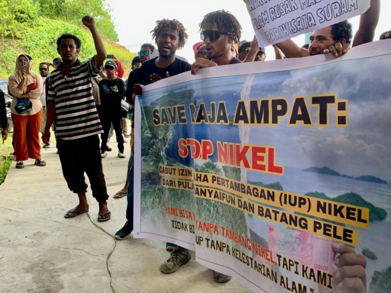 Warga Tolak Tambang Nikel di Raja Ampat, Desak Perlindungan Lingkungan