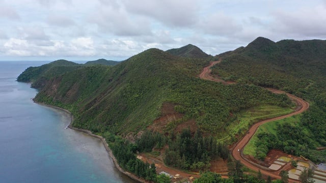 Bahlil Tinjau Langsung Tambang Nikel Pulau Gag, Warga Dukung Operasi Tetap Jalan